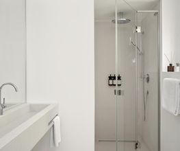 Bob W Munich Schwabing Bild 7