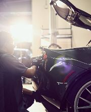 Crash Champions LUXE | EV Certified Repair Rohnert Park West image 4