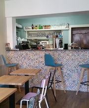 Café de L'Escale image 8