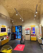 L'interno del Fastweb+Vodafone Store Piazza Imbriani | Andria
