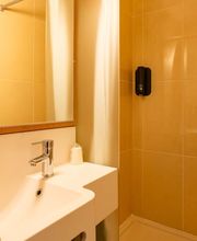 B&B HOTEL Grenoble Centre Alpexpo image 8