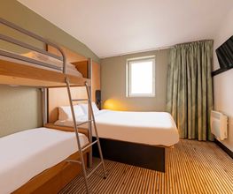 B&B HOTEL Calais Centre Saint-Pierre image 4