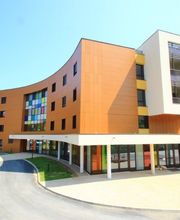 Plus 18 image 4