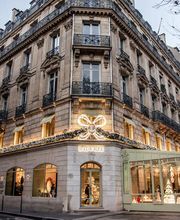 Ladurée Champs-Elysées image 1