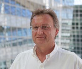 Zahnarztpraxis am Flughafen München, Thorsten Schlacht