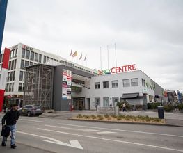 exterieur-de-la-pharmacie-sun-store-petit-lancy