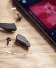 Hörhilfe Zug AG, Monica De Carli Bild 3