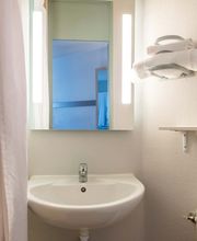 B&B HOTEL Angers 2 Université image 4