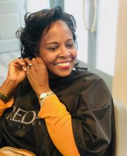 MOXee Salon & Spa image 6
