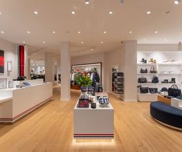 Tommy Hilfiger image 4