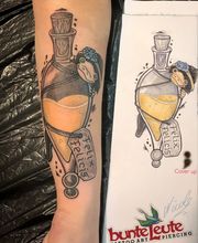 Bunte Leute Tattoo & Piercing Bild 13