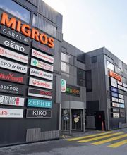 batiment-de-la-pharmacie-sun-store-conthey-forum