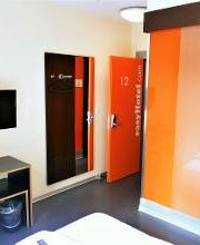 easyHotel Zürich City Centre Bild 7