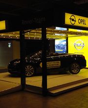 Messe stand mit frame+-Rahmen und Digital Signage