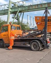 3 m³ ASK-Mulde beim entladen