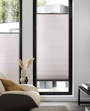 Praktische und ästhetische Innenbeschattungssysteme für optimal reguliertes Licht und Privatsphäre.