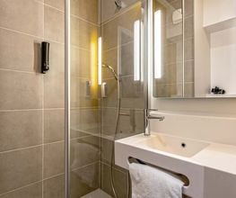 B&B HOTEL Brest Centre Port de Commerce image 6