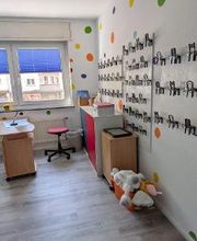 Damit sich auch die Kinder wohl fühlen, darf eine Spielkiste nicht fehlen