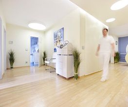 Zahnarzt Mannheim | Zahnmedizin & Implantologie | Dr. Neumayer | Eingangsbereich