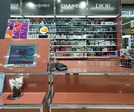 caissier-pharmacie-sun-store-lausanne-metropole