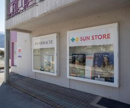 fenetre-pharmacie-sun-store-ardon