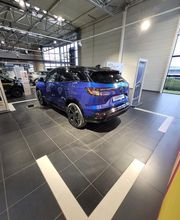 Renault Maintenon - Car Lovers image 12