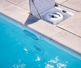 Pool im Garten - Swimmingpool Bild 1