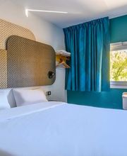 B&B HOTEL Nîmes Caissargues image 1