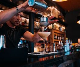 Cue Café Restaurant & Lounge Bar Bild 8