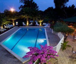 Tropic Hotel image 10