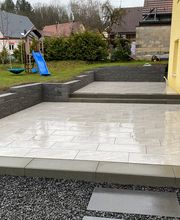 Terrasse und Hangstütze