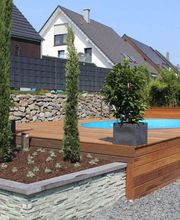 Pooumrandung aus Holz