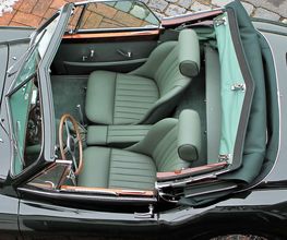 Bucket seats XK 120 DHC.jpg