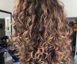 Lina Coiffure - Montreux Bild 10