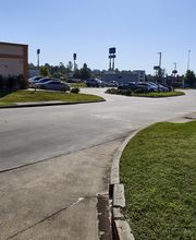 Nearest Intersection and/or Pylon Signage