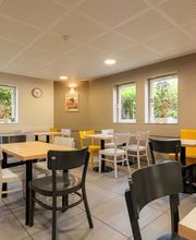 B&B HOTEL Calais Centre Saint-Pierre image 10