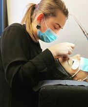 Beauty Salon by Barbora Porsova Bild 1