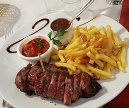 Au Petit Bouchon image 2