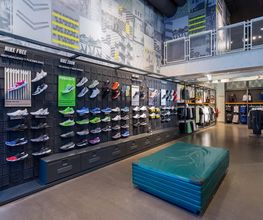 Nike Store Madrid Gran Via imagen 14