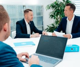 Schmolke & Schulte GmbH & Co. KG, Finanz- und Versicherungsmakler