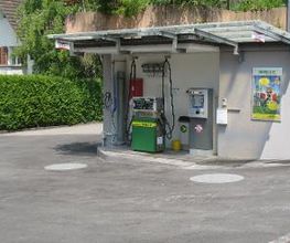 AGROLA Tankstelle in Bonstetten