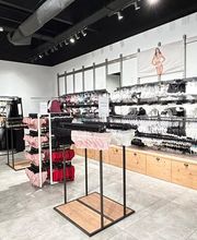 Calvin Klein Outlet image 7