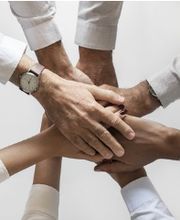 Wir bieten verschiedene Ausbildungsmöglichkeiten an und unterstützen unsere Lehrlinge intensiv während der Ausbildung um diese erfolgreich abzuschliessen.