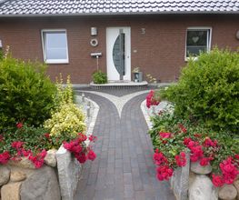 Wege und Terrassenpflasterungen