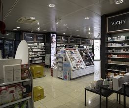 interieur-de-la-pharmacie-sun-store-versoix