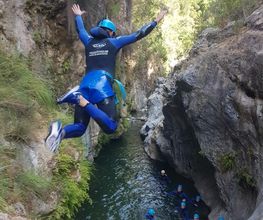 canyoning málaga, barranquismo marbella, descenso de barranco costa del sol, canyon activity marbella, canyoning benahavis, marbella activities, things to do marbella, things to do malaga.