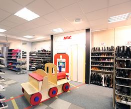 SCHUH OKAY Bild 5