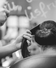 Lorena-varela-pose (4).jpg