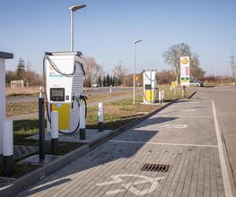 Shell Recharge Charging Station Bild 1