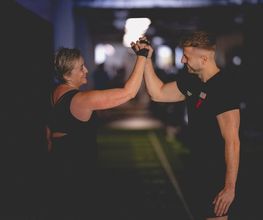 Gemeinsamer Abschluss nach einer erfolgreichen Trainingseinheit - David Nikolaitschik - Personal Trainer in Mannheim